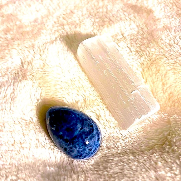 ๐ฐ๐ช BUNDLE OF 2โ MINI WHITE CRYSTAL BAR & 1โ BLUE MARBLE MINI KENYAN STONE EGGS - Picture 4 of 9